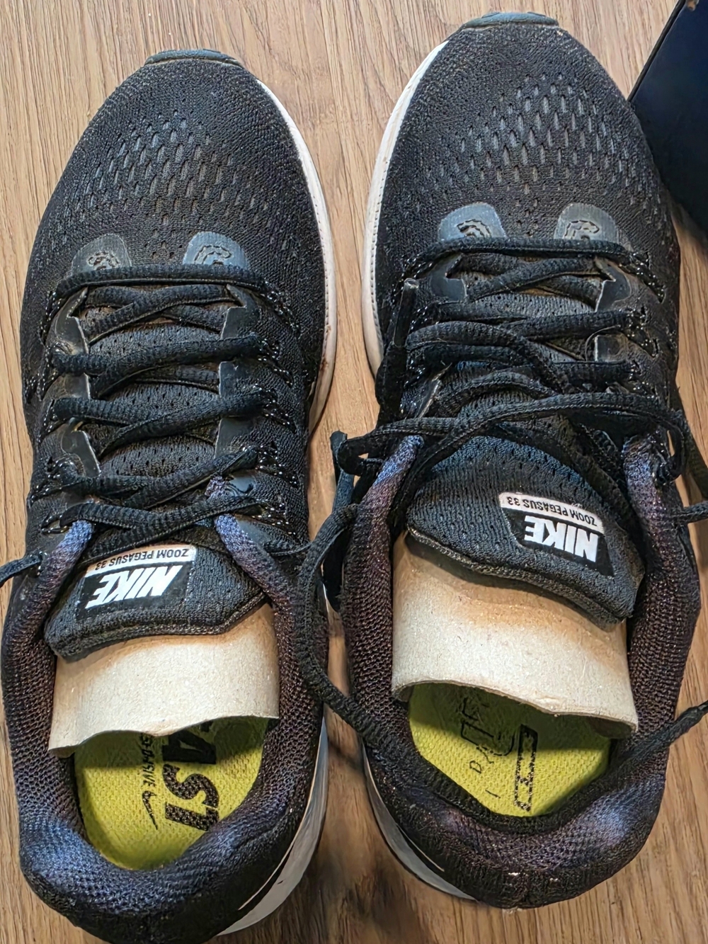 Nike Women Black NIKE FAST Athletic Running SHOES 9